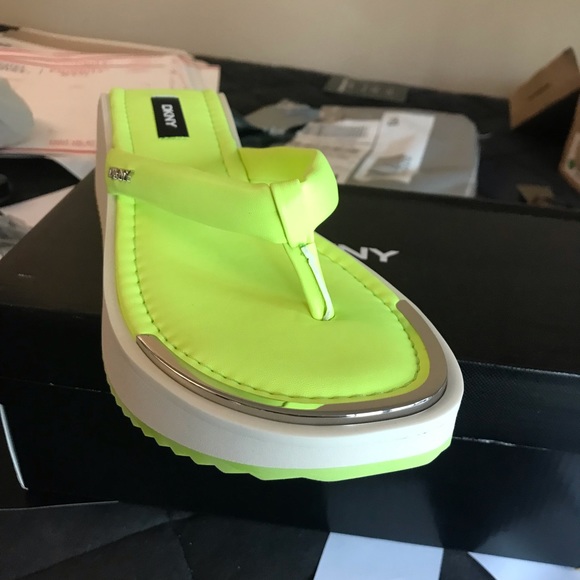 DKNY sandals - Picture 3 of 4